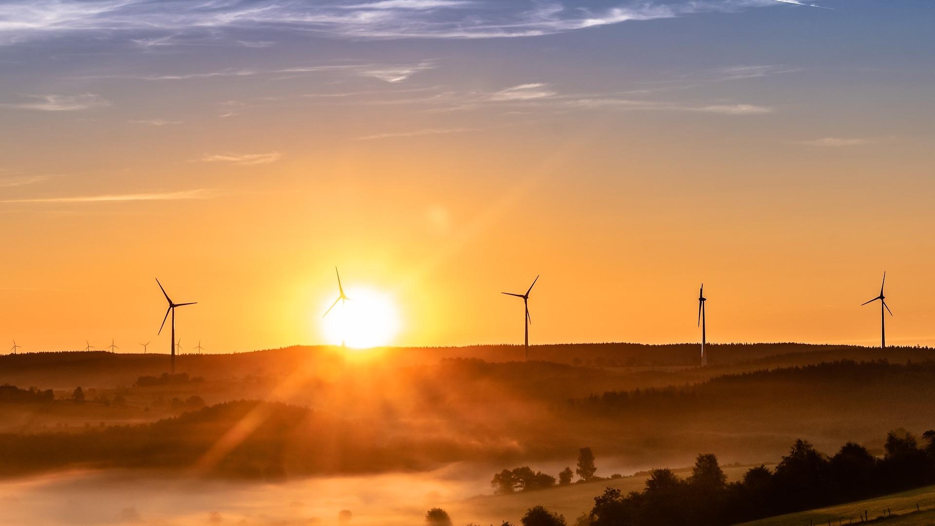 Energie-Windkraft-pixabay-Myriams-Fotos-sunrise-3579931_1920