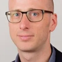 Simon Wolf